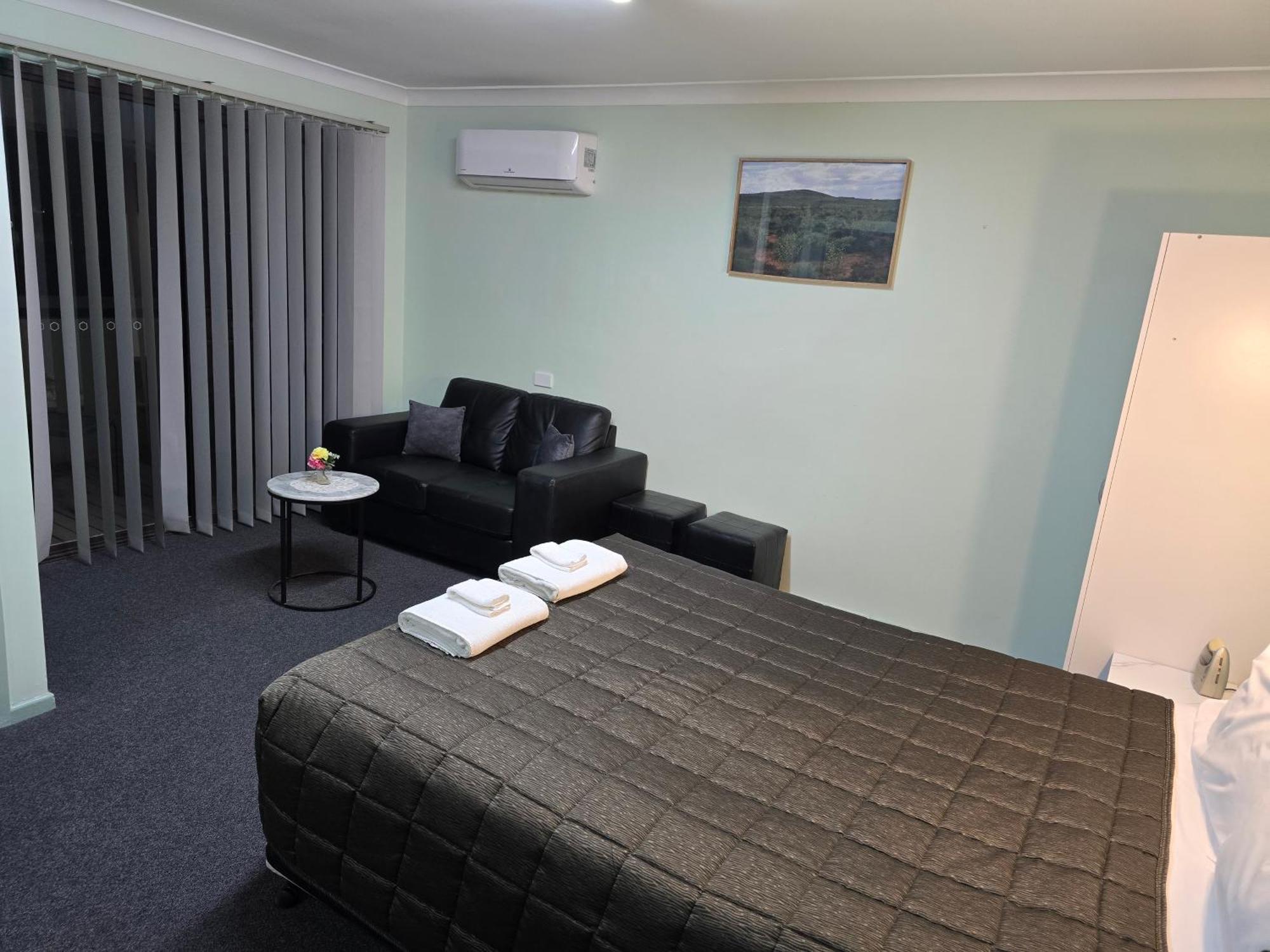 Lake Forbes Motel Kültér fotó